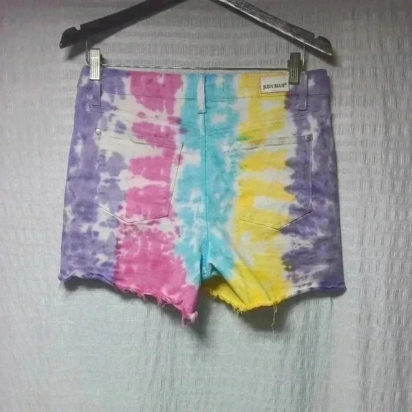 Judy Blue Snow cone. Tie  Dye Stretch Denim jean Fray shorts. Ladies size M - Picture 2 of 5